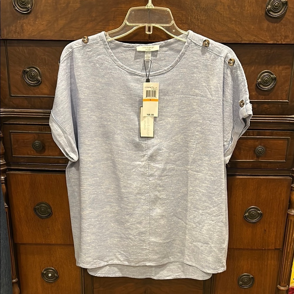 Cable and Gauge Heather Blue Linen Short Sleeve Top